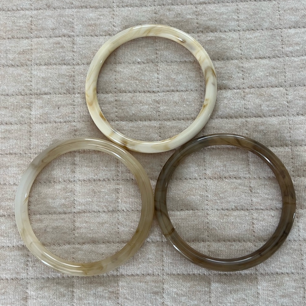 Elegant Multi-Color Bangle Set - Picture 4 of 5